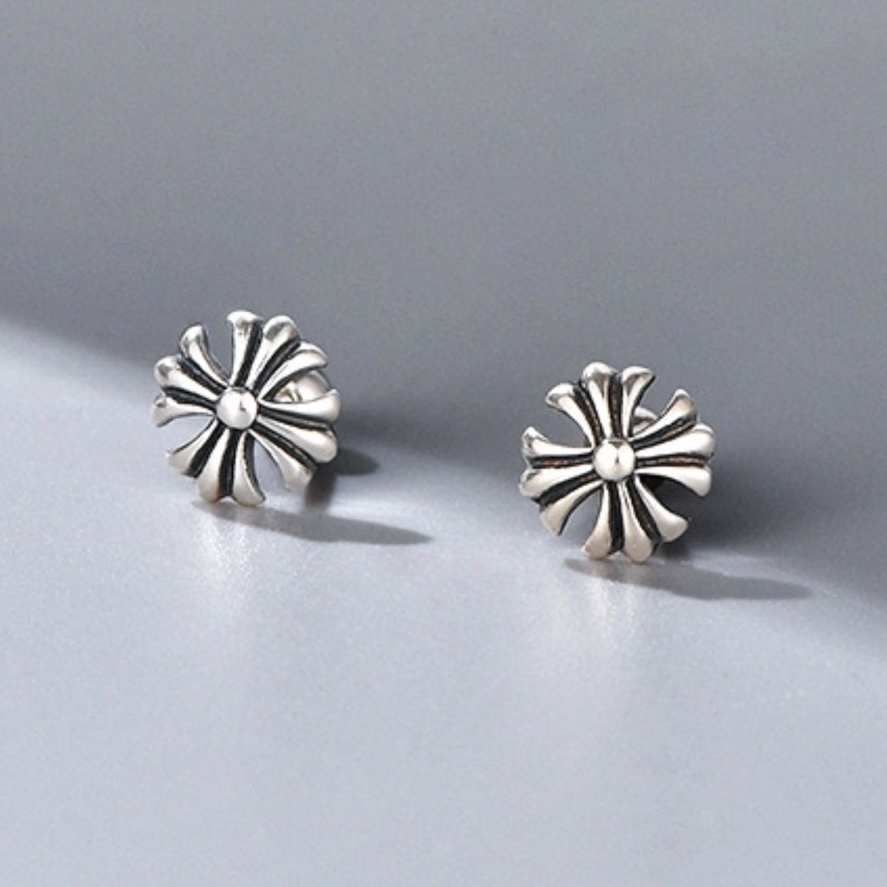 十字架 クロス ピアス アクセサリー メンズ レディース ネジ式 韓国 両耳