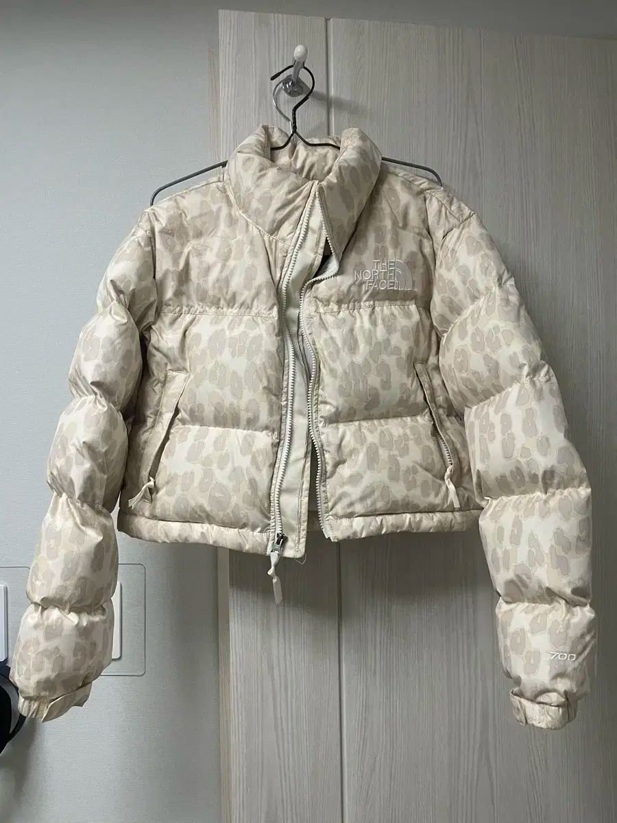 THE NORTH FACE ザノースフェイス ヌプシ 700 ショート ジャケット シルバー グレー レオパード プリント s サイズ SIROKUMA-CORPORATION_COM