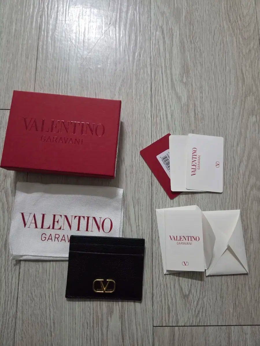 Valentino ヴァレンティノ カードホルダー フルボックス