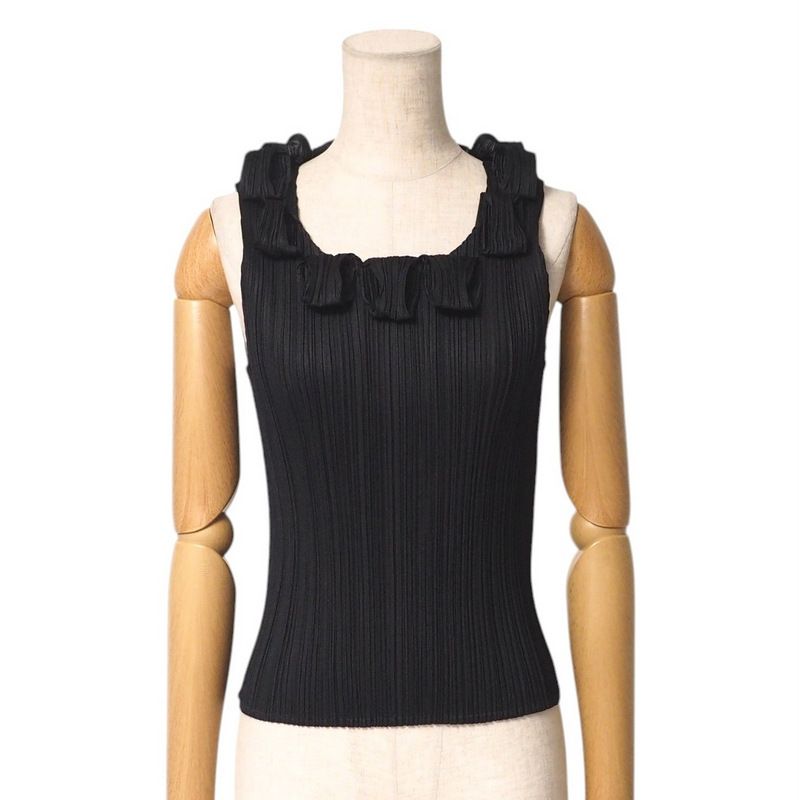 ノースリーブトップス 黒PLEATS PLEASE イッセイミヤケサイズ3