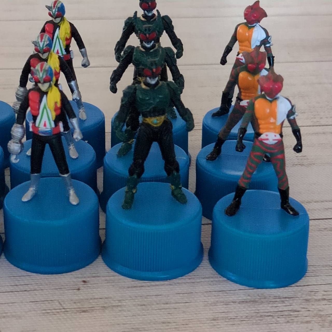 匿名配送！25個フィギュア 仮面ライダーボトルキャップ 匿名配送！25個フィギュア 仮面ライダーボトルキャップ - メルカリ