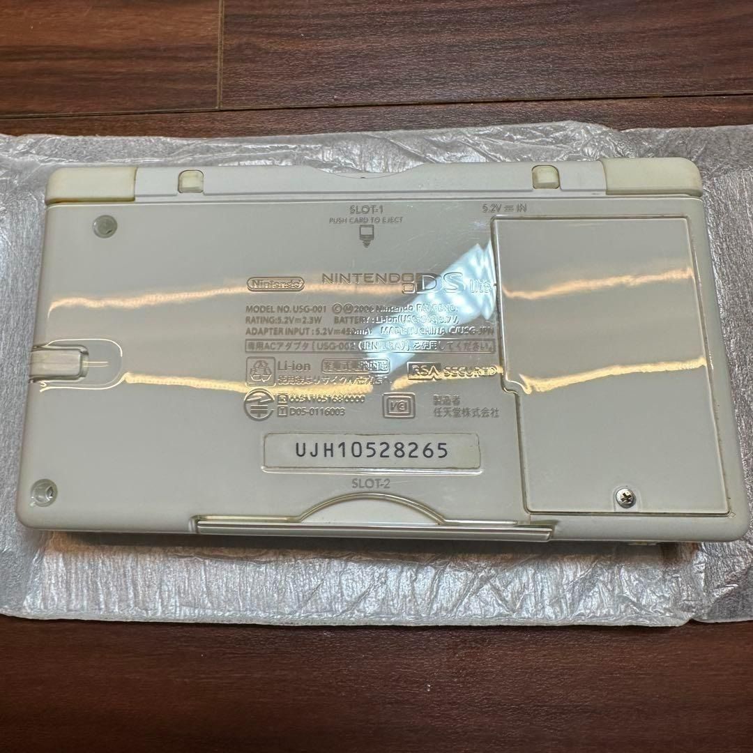 クリスタルホワイト