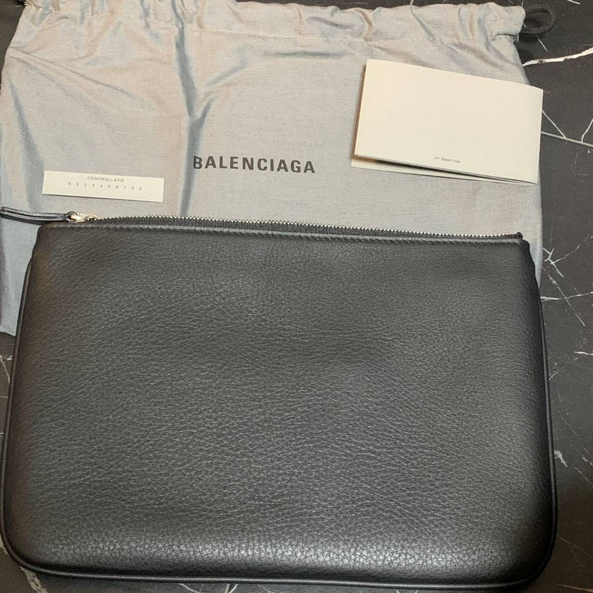 BALENCIAGA エブリデイ M ポーチ 551992