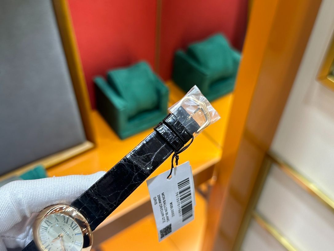 CARTIER 1713 レディース 並行輸入品 腕時計 カルティエ1713を購入する | Chrono24