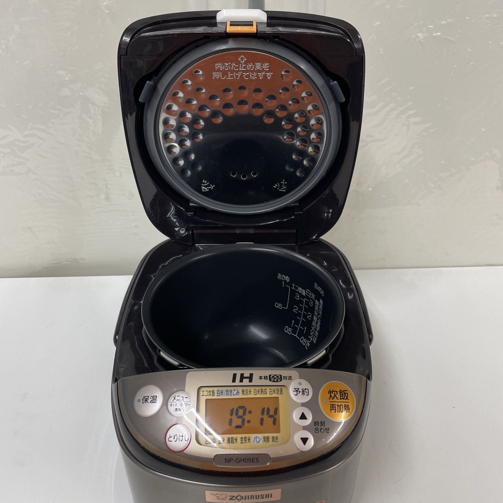 生活家電 R434 ☀️ ZOJIRUSHI IH炊飯ジャー 3合炊き 20年製 NP-GH05E5