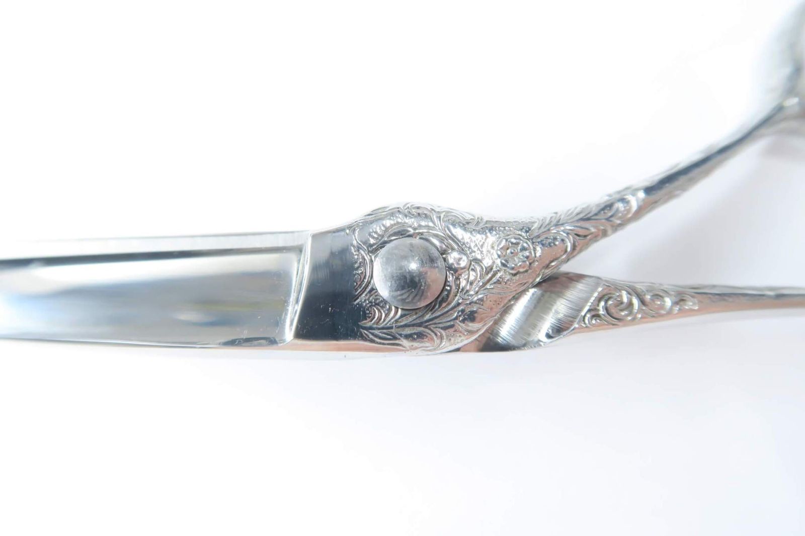 Bランク【ナルトシザー naruto scissors】 ターニングクイーン シザー 美容師・理容師 5.8インチ 右利き 【中古】:H-6464 Bランクナルトシザー naruto scissors ギルビーZ唐草 シザー 美容