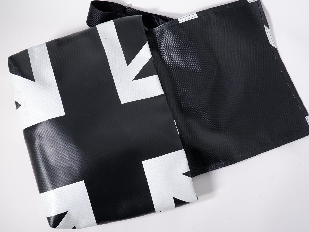 COMME des GARCONS/コムデギャルソン メッセンジャーショルダーバッグ