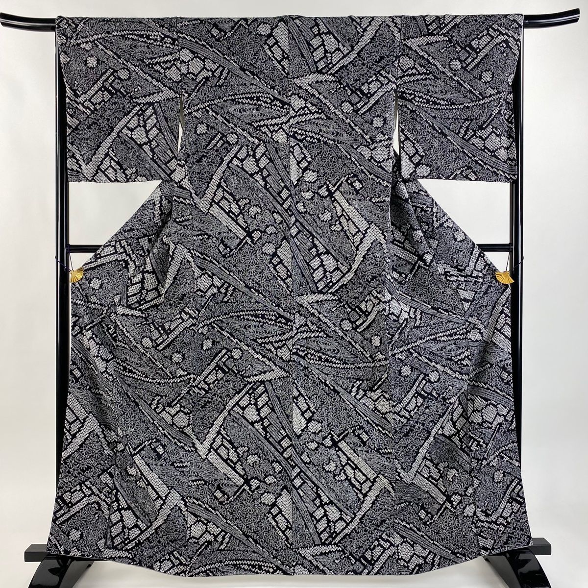 小紋 身丈163cm 裄丈66.5cm M 袷 花 流水 絞り 黒 正絹 秀品