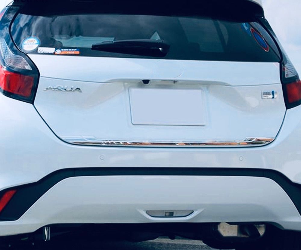 アクア AQUA MX系 リアドアガーニッシュ【E82d】