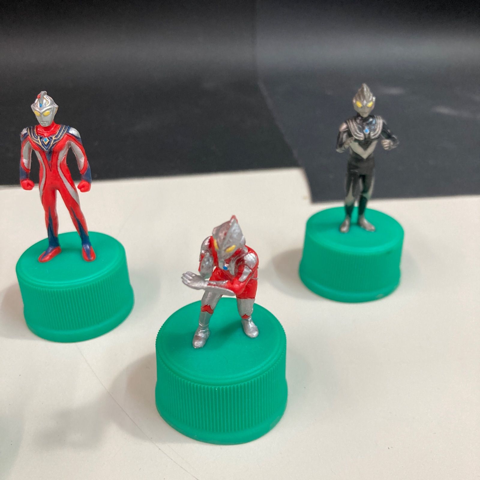 【美品】ウルトラマンボトルキャップ　シークレット込み全２４種　三ツ矢サイダー 三ツ矢サイダー ウルトラマン ボトルキャップ フィギュア 全24種
