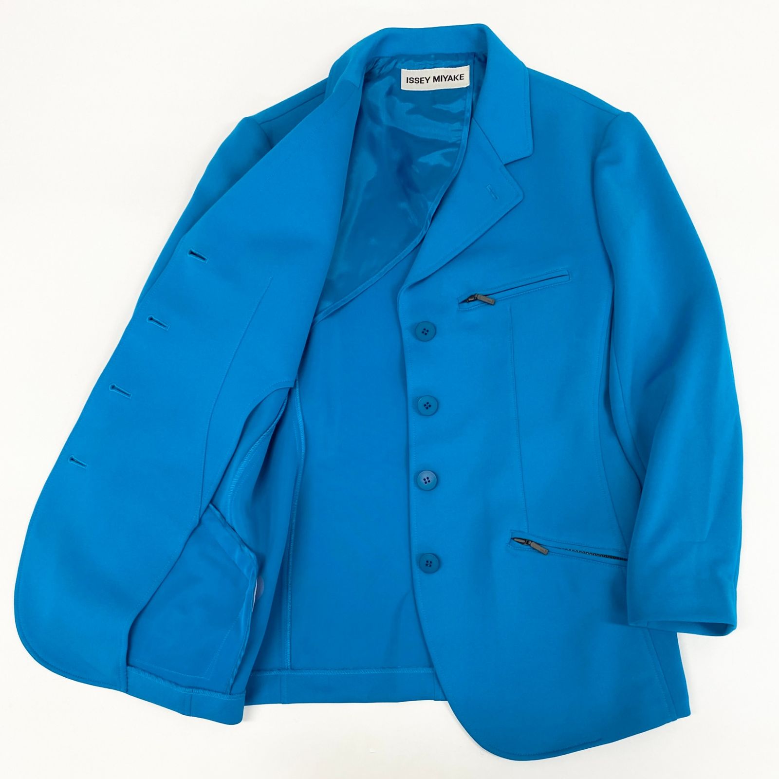 【ISSEY MIYAKE MEN】太ストライプ 中綿入り テーラードジャケット ISSEY MIYAKE MEN】太ストライプ 中綿入り テーラードジャケット