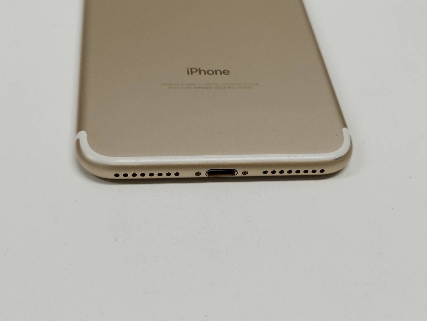 SIMフリー】iPhone 7 Plus/A1785/256GB〈MN6N2J/A〉 【公式通販】