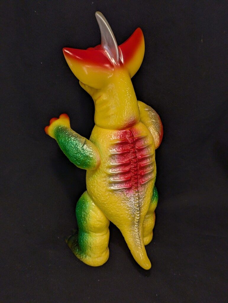 ZOLLMEN オール怪獣大決斗 暴れん坊怪獣 リンチ 黄色成型