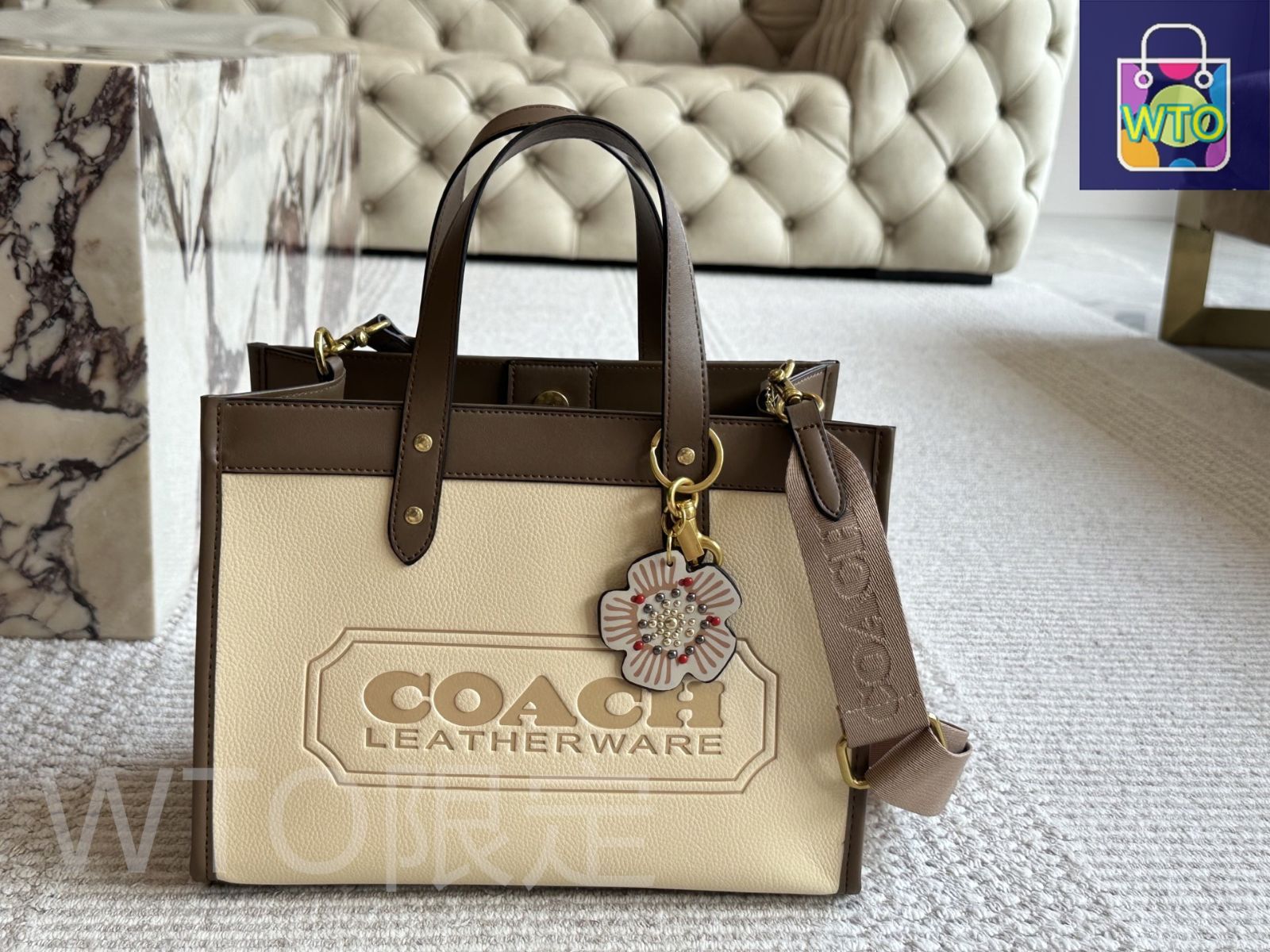 ✴︎美品✴︎コーチBag  新品同様レベル COACH コーチ ポーチ マルチカラー サテン レザー 【436