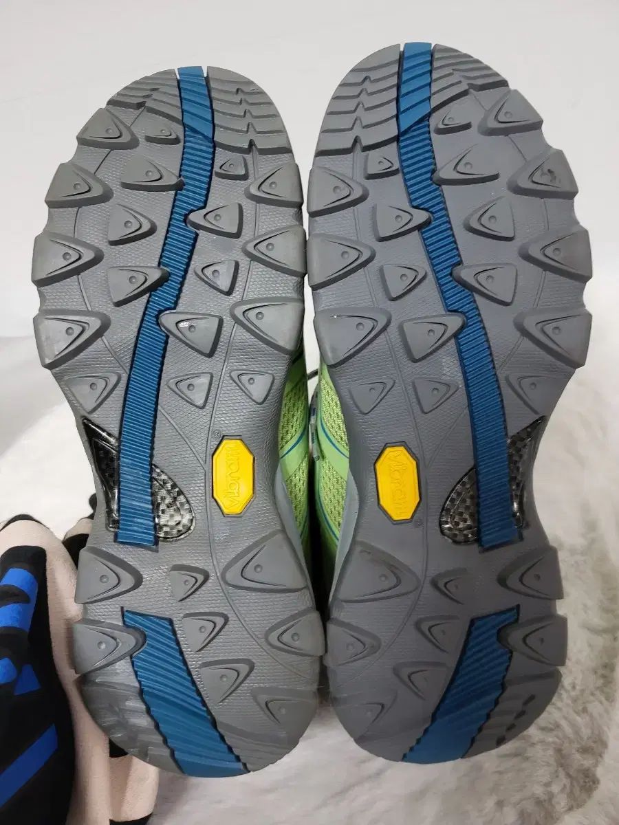 登山靴 トレッキングシューズ