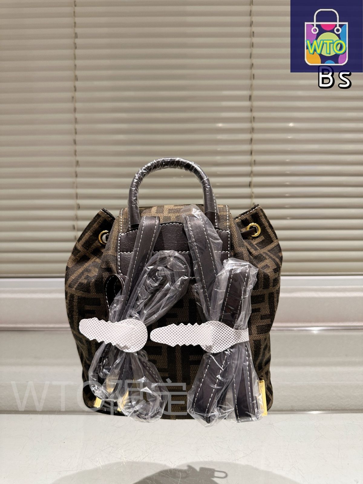 今日特価】Fendi フェンディ クラシックプリント バックパック