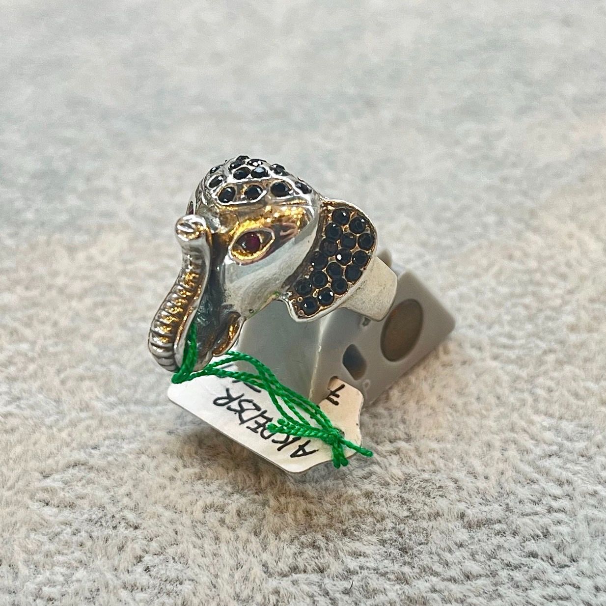 シルバーリング 象 ゾウモチーフ ブラックスピネル 天然石 シルバー925 9号 10号 ハンドメイド 手作り 一点もの ユニセックス メンズ レディース 個性派デザイン ボリュームリング 高品質 アニマルモチーフ カジュアルアクセサリー