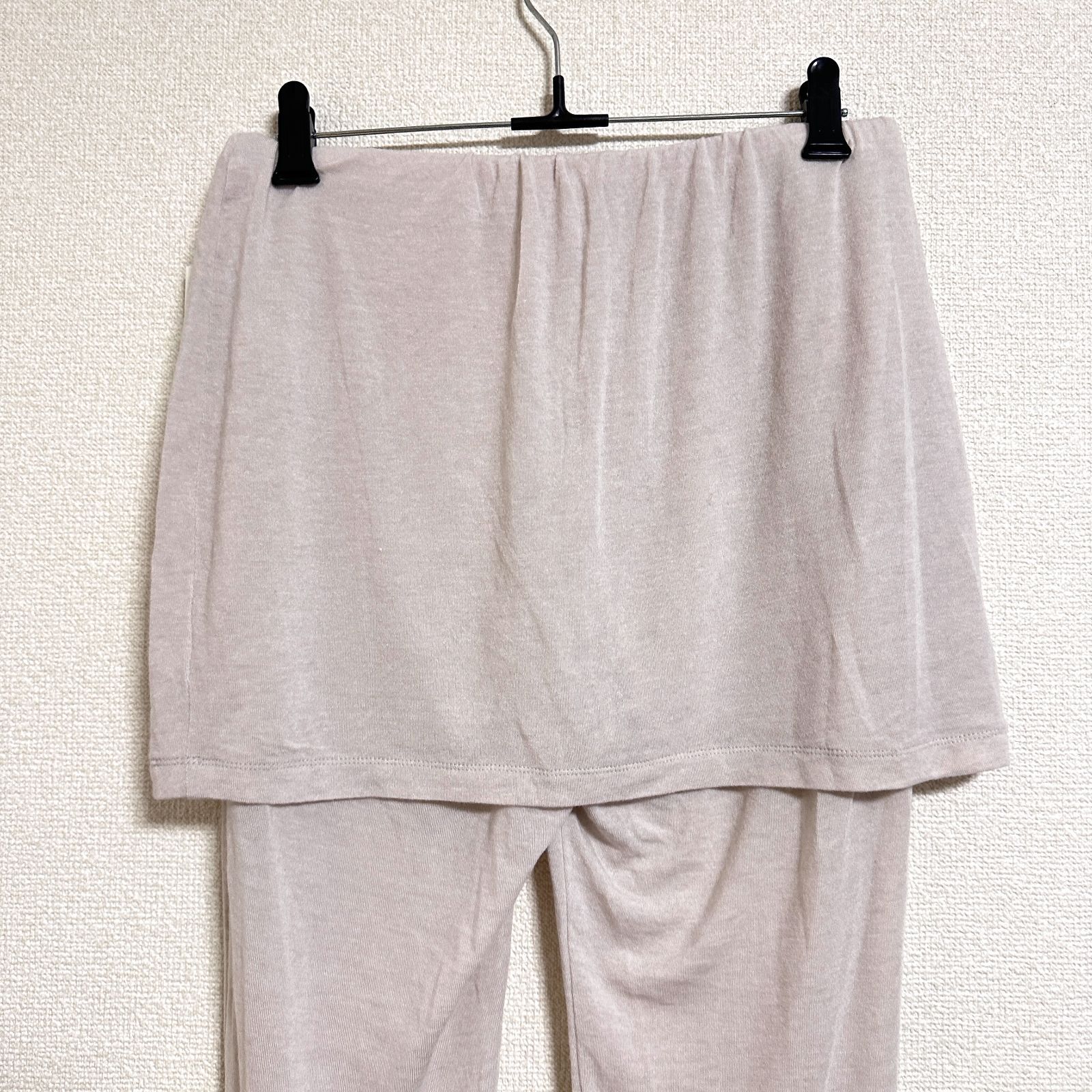 ETRE TOKYO カットソースリムスカパン レギンス アイボリー DECORATOM_COM_BR