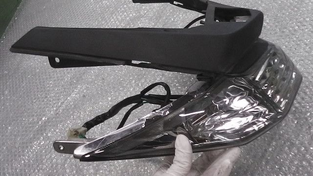 ヤマハ発動機 シグナス-X SR(FI)　SE44J-303xxx　の　テールランプ　LED *1692862342