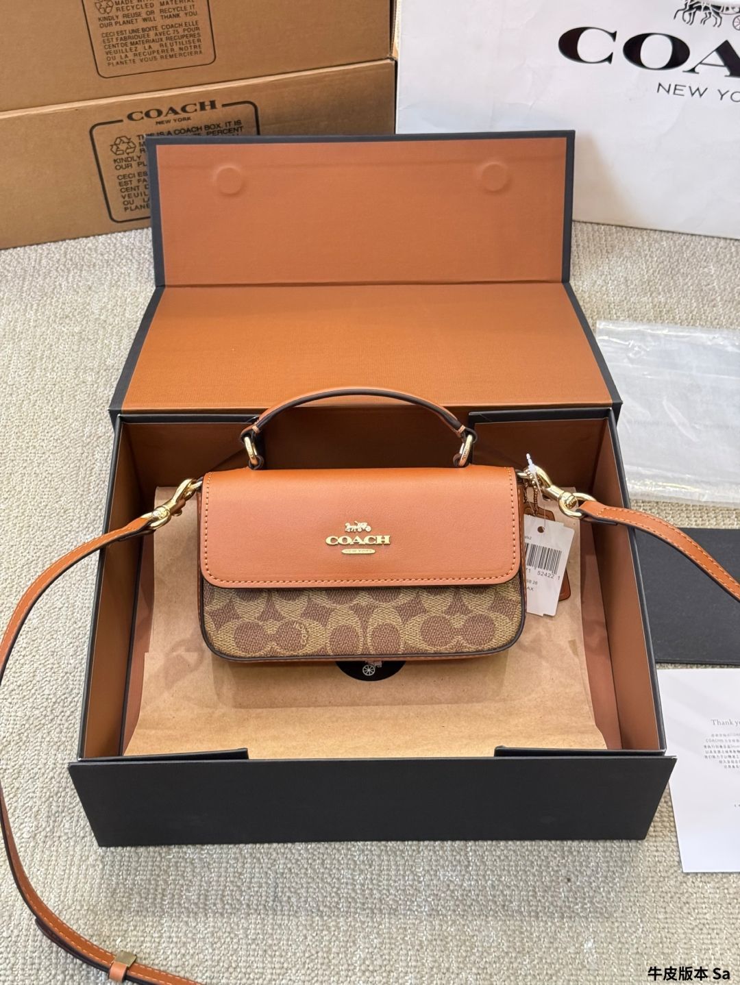 Coach バッグ　結婚式　ミニバッグ　ゴールド miniministore クラッチバッグ 結婚式 パーティーバッグ