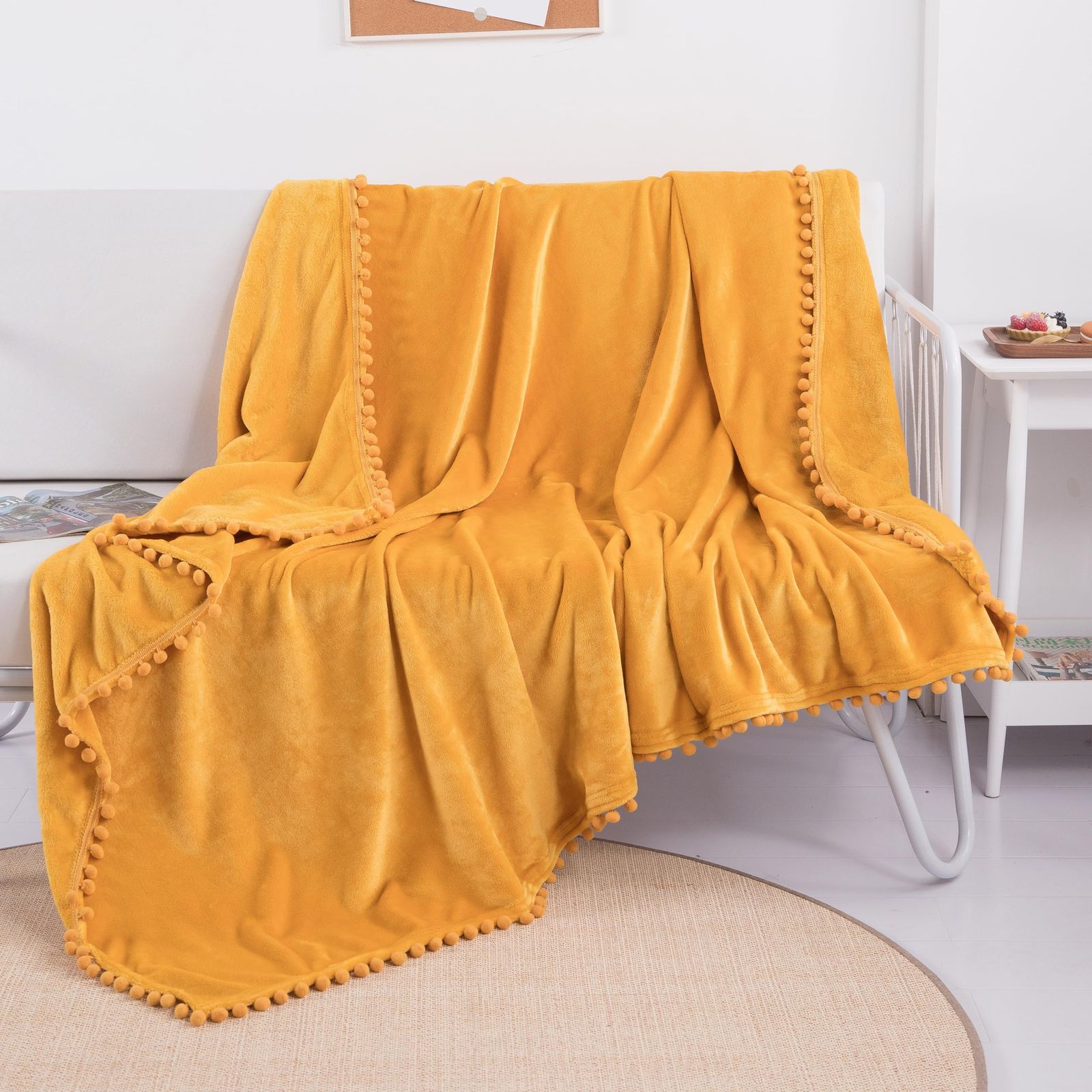 【在庫処分】ひざ掛け かけ布団 シングル フランネル 毛布 イエロー かわいい 150x200cm ブランケット 夏用 装飾ボール付き 暖かい UGFJMN 柔らかい 通年使用 洗える