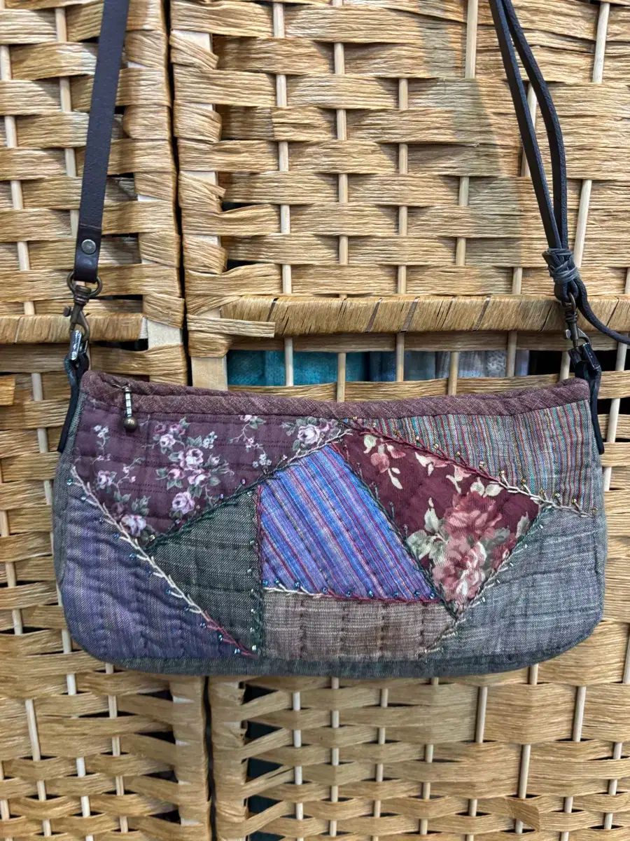 刺繍】名古屋帯 正絹 瑞雲の刺繍柄の綴れ名古屋帯！ 正絹 高級な帯です