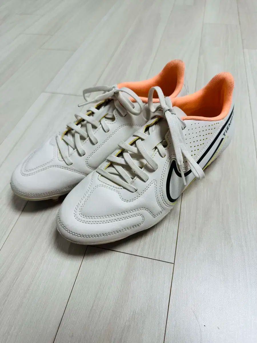 NIKE ナイキ ティエンポ サッカーシューズ 255