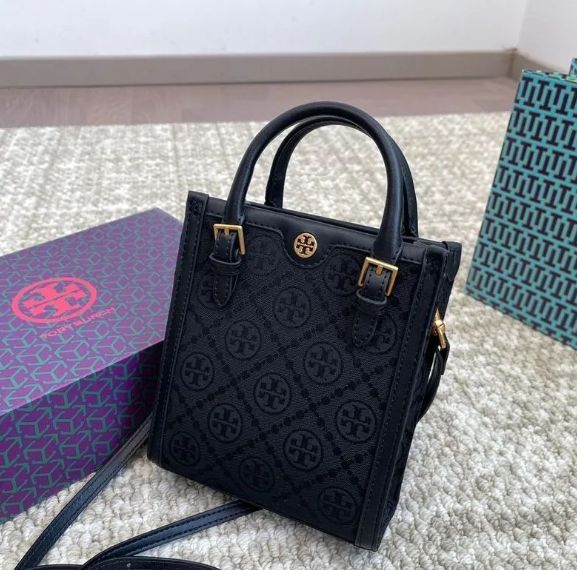 未使用 Tory Burch トリーバーチショルダーバッグモノグラム#ブラック