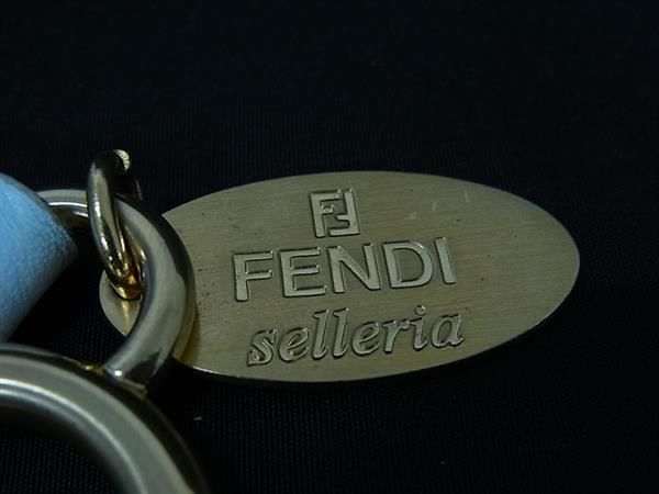FENDI - ■新品同様■ FENDI フェンディ ポンポンチャーム ファー キーホルダー キーリング バッグチャーム アイボリー系 FB3175 楽天市場】フェンディ FENDI バッグチャーム ポンポンチャーム
