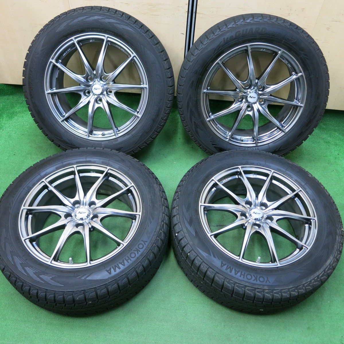 *送料無料* バリ溝！22年！キレイ！9.5分スタッドレス 235/60R18 ヨコハマ アイスガード G075 Kosei 光生 18インチ PCD114.3/5H4082902SYス