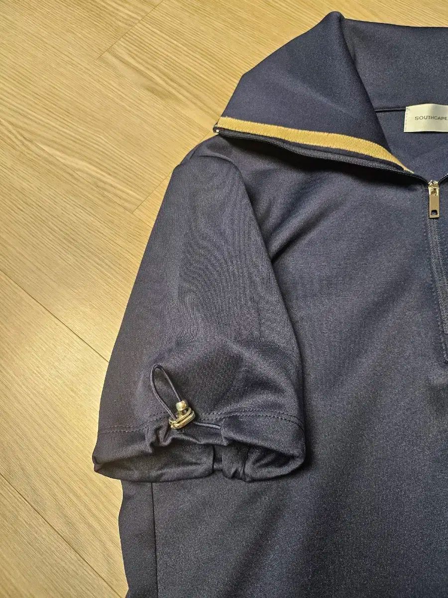 女性用ゴルフ半袖シャツ
