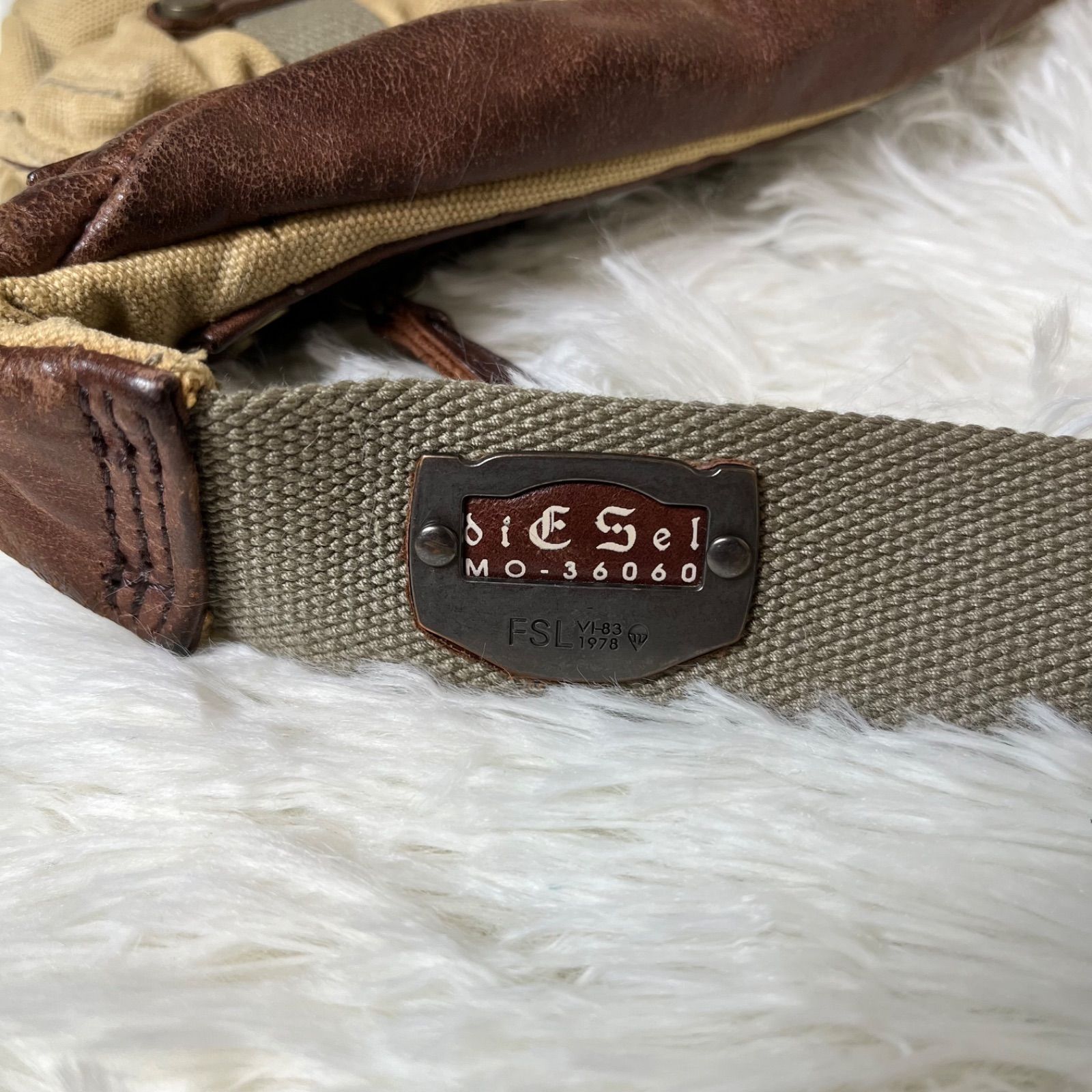 ヴィンテージ感◎ DIESEL ボディバッグ キャンバス レザー ミリタリー 
