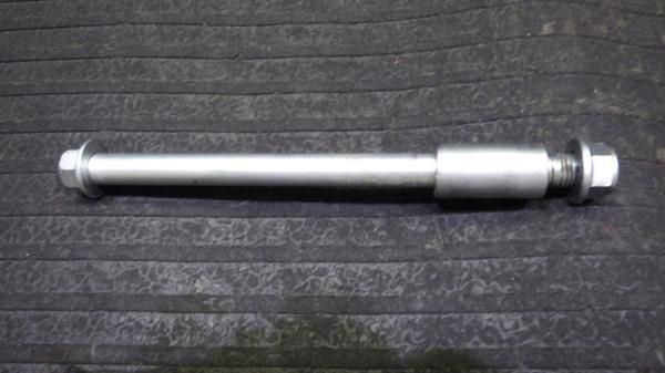 スズキ レッツ2 CA1KA フロントアクスルシャフト S120-24