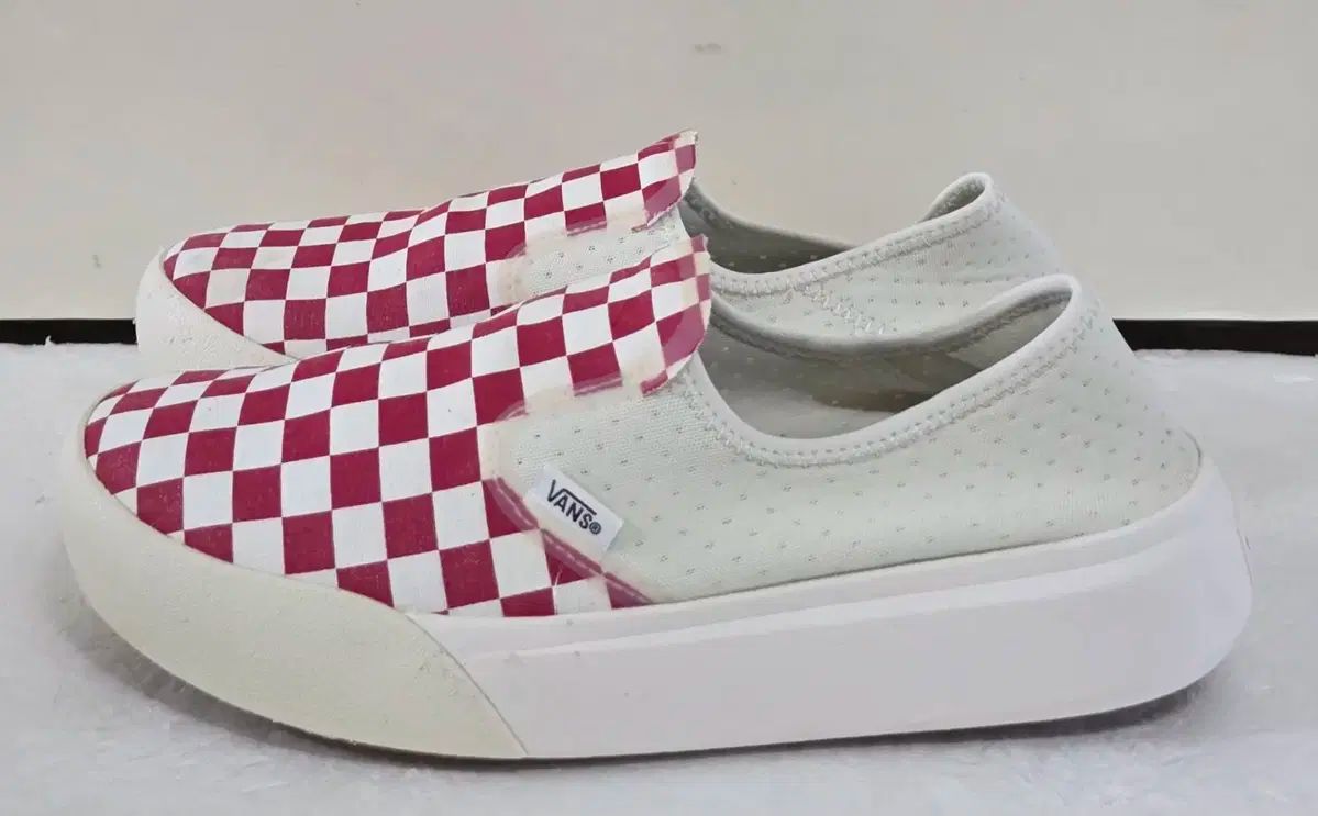 コンフィクッシュ ONE