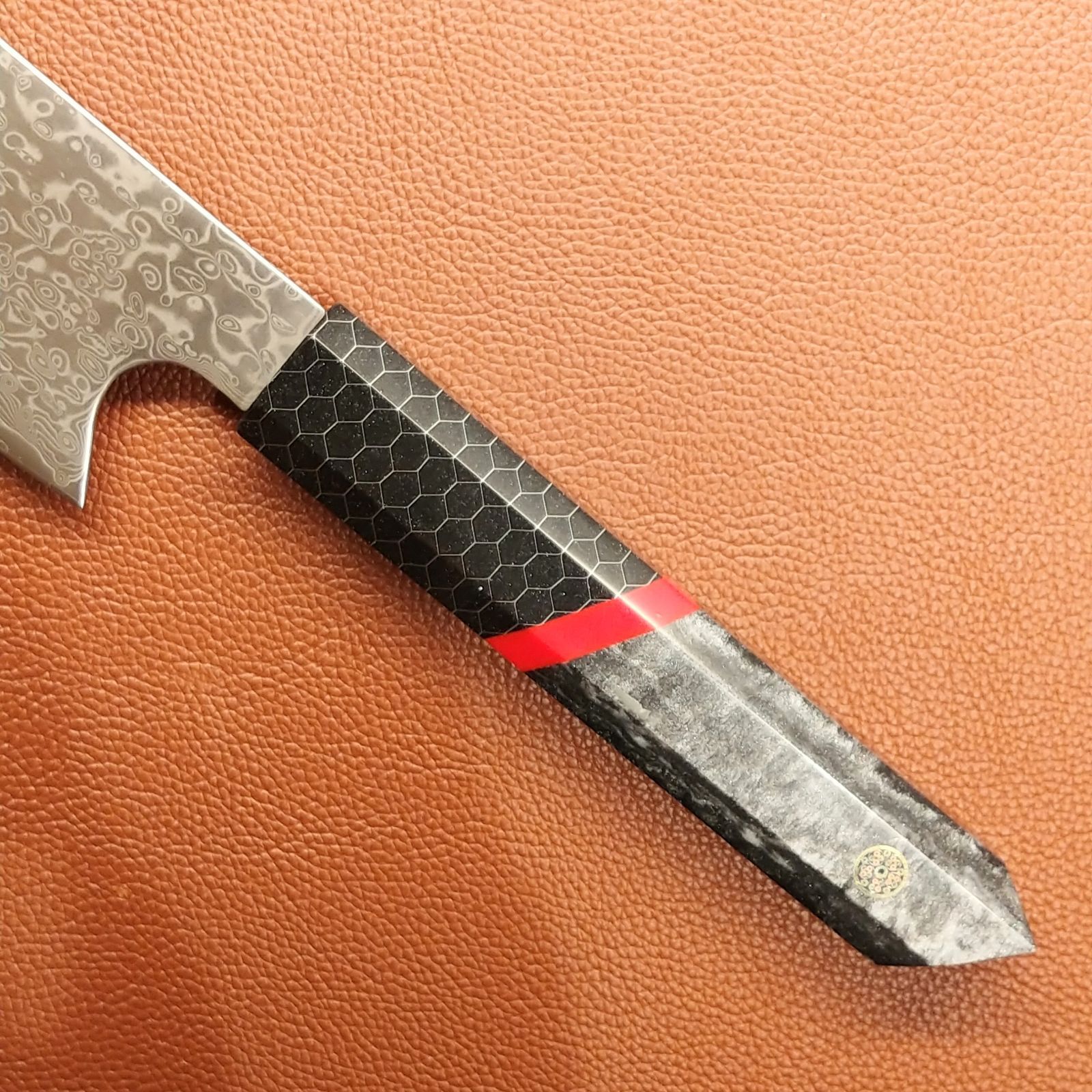 V金10号 ダマスカス包丁 ハニカム模様 ブラック柄 剣型 牛刀 三徳 WWW_SKLAD-KIRPICHA_RU