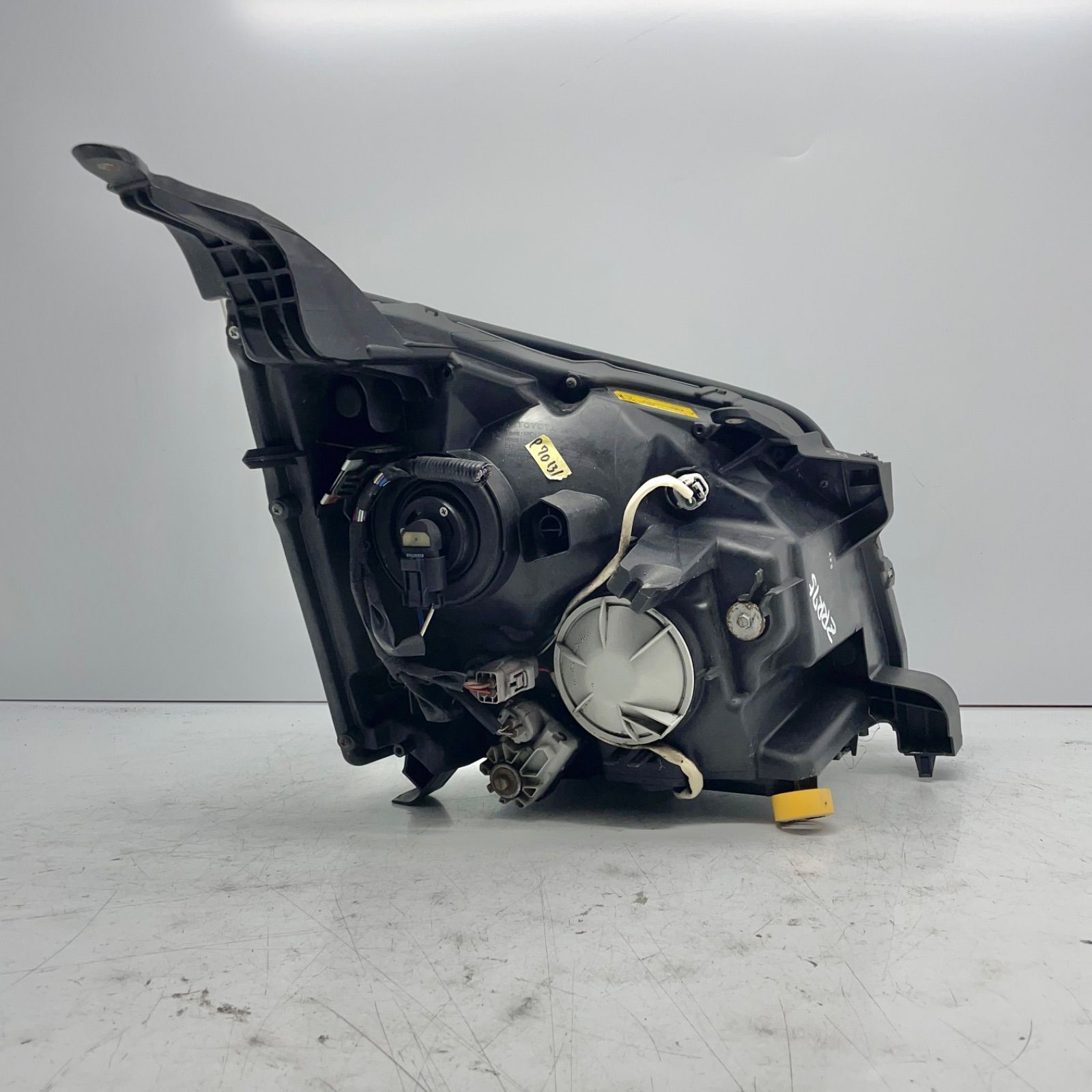 コーティング済】トヨタ ZRR70 ZRR75 70系 ノア 前期 ヘッドライト