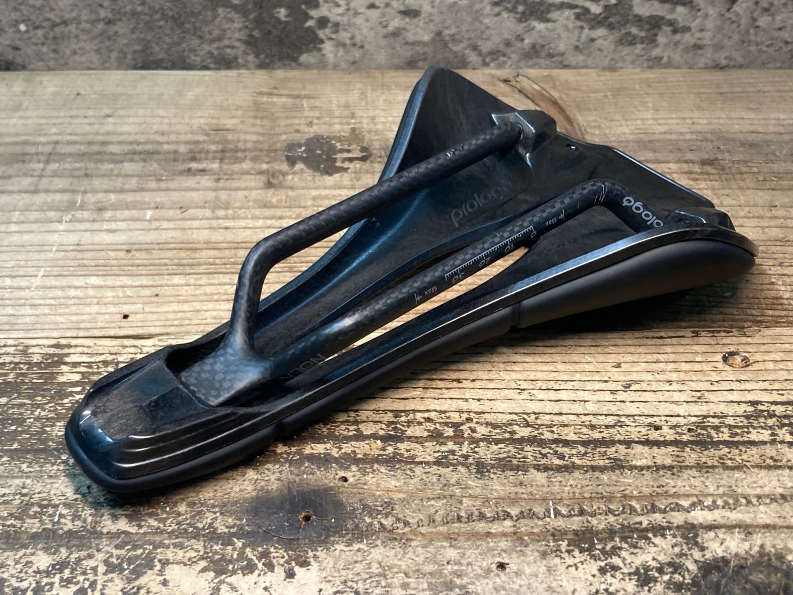 NACKレール カーボン