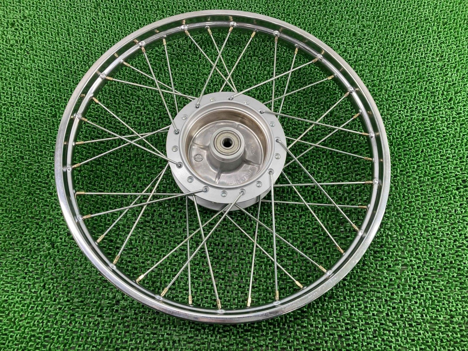 スーパーカブ50 リアホイール GBJ 在庫有 即納 ホンダ 純正 新品 バイク 部品 C50 AA1 93-08年 未使用 曲がり無し 車検 Genuine oZ スーパーカブ50 リアホイール GBJ 在庫有 即納 ホンダ 純正 新品