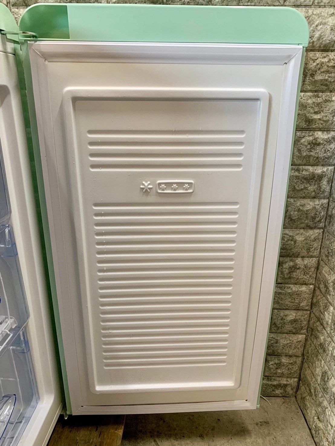 大阪送料無料★3か月保障付き★冷凍庫★2020年★エーステージ★1ドア★ARE-F60LG★R-579 大阪送料無料☆3か月保障付き☆冷凍庫☆2020年☆エーステージ☆1ドア