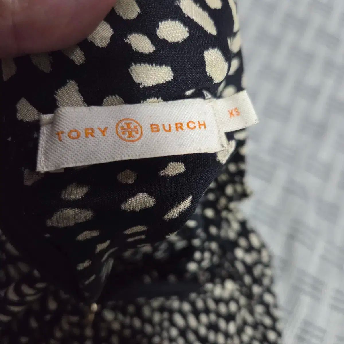 Tory Burch トリーバーチ 黒 ドット 長袖 タートルネックティー USTAUSTRALIA_COM_AU