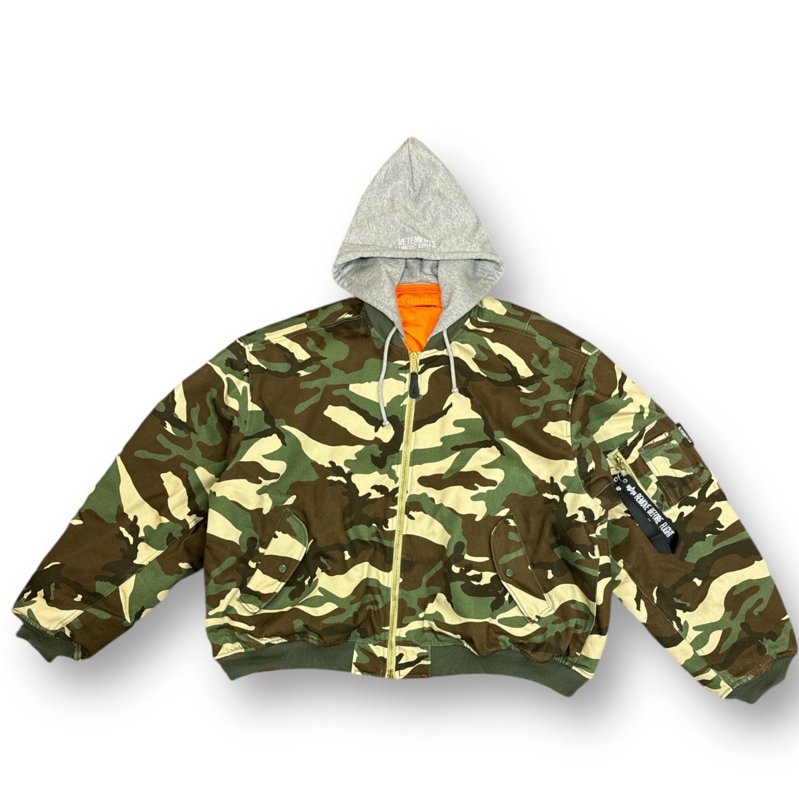 VETEMENTS 22AW ALPHA HOODED CAMO BOMBER UA53JA900 コラボ リバーシブル 迷彩 ボンバージャケット MA -1 ヴェトモン アルファ XS 66315A2 - メルカリ