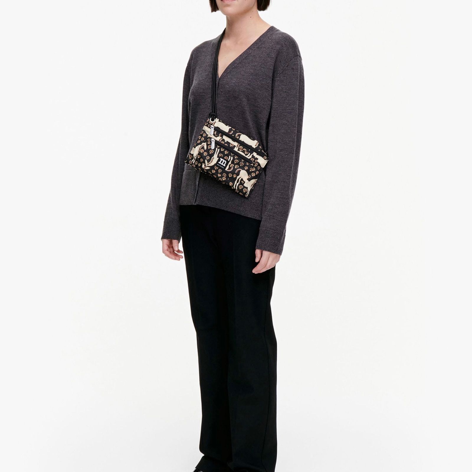 marimekko マリメッコ Musta Tamma トラベルバッグ - メルカリ