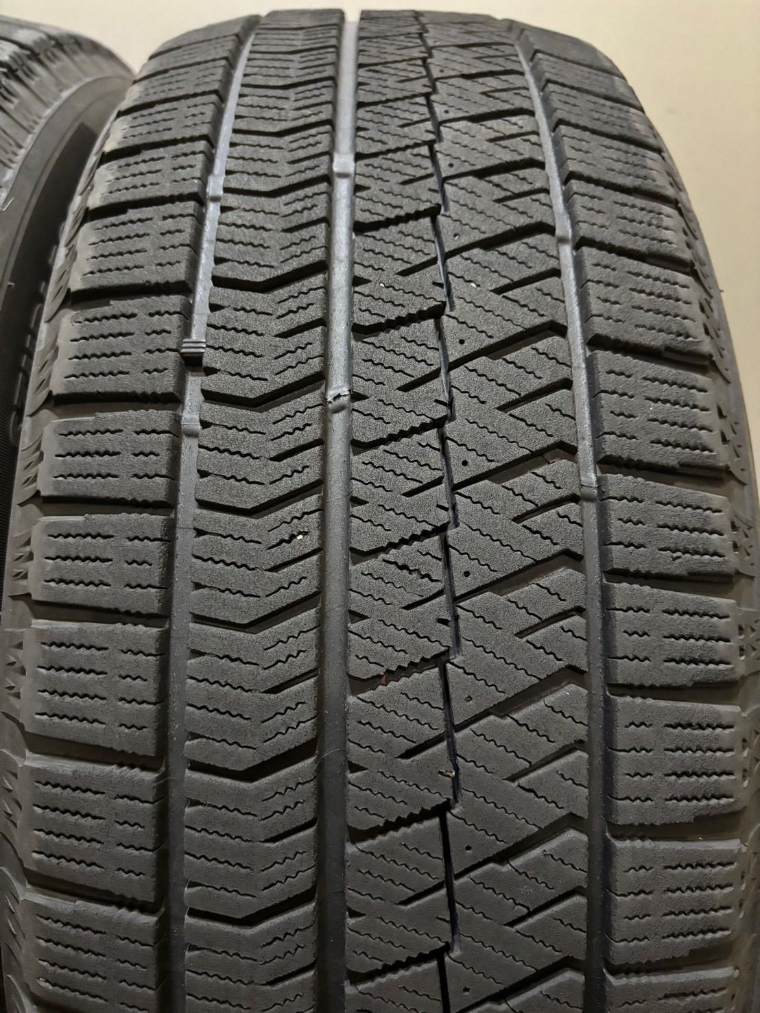 エスティマ等 215/60R17 ブリヂストン ブリザックVRX2 4本 売切