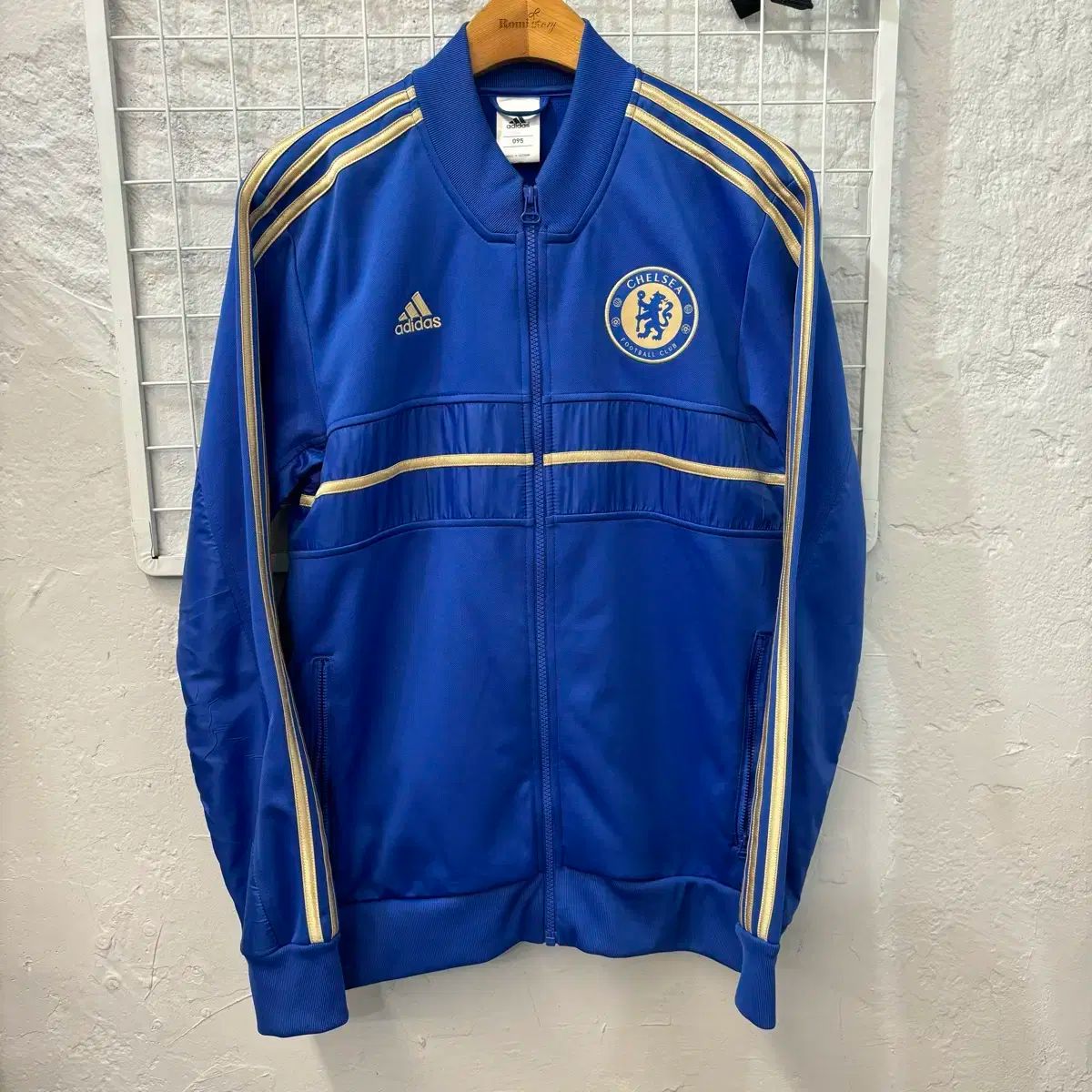【アディダスオリジナルス】メンズ　トラックジャケット　チェルシー　青色　ジャージ adidas - adidas チェルシー トラックジャケット /Lの通販 by