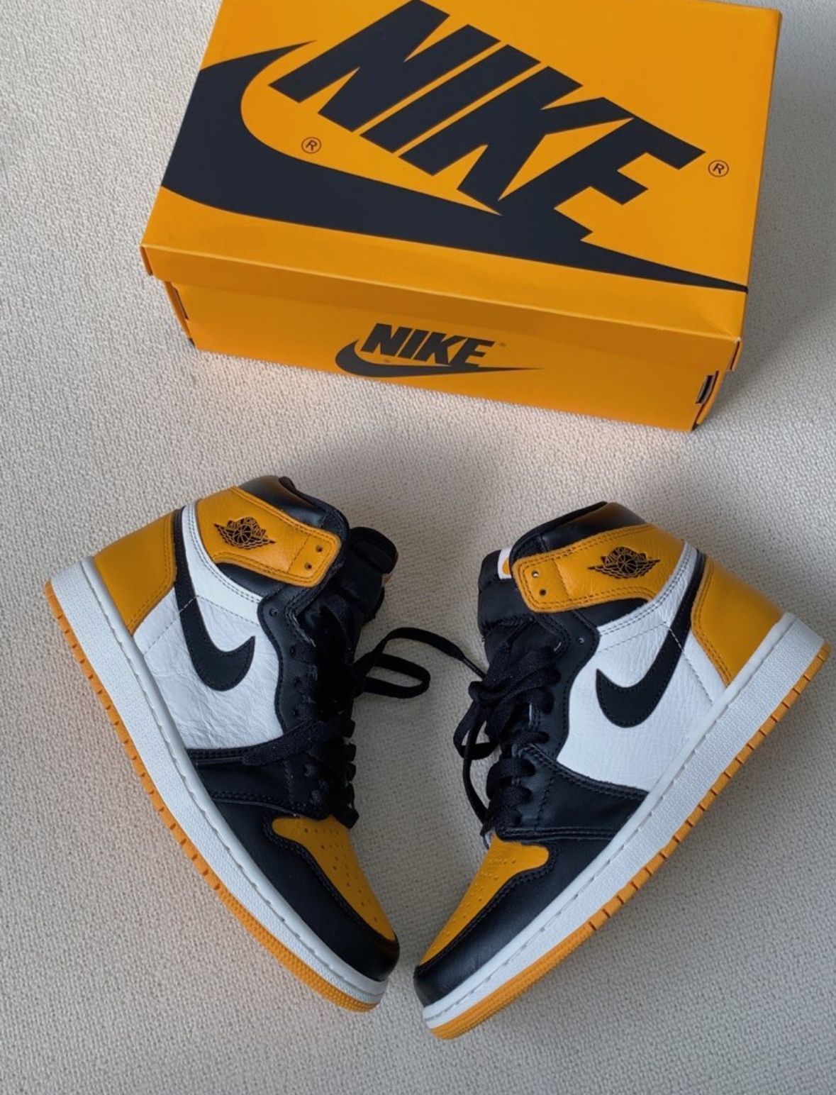 値下げします 新品 NIKE AIR JORDAN 1 HIGH OG TAXI 555088-711 ナイキ エア ジョーダン 1 ハイ タクシー