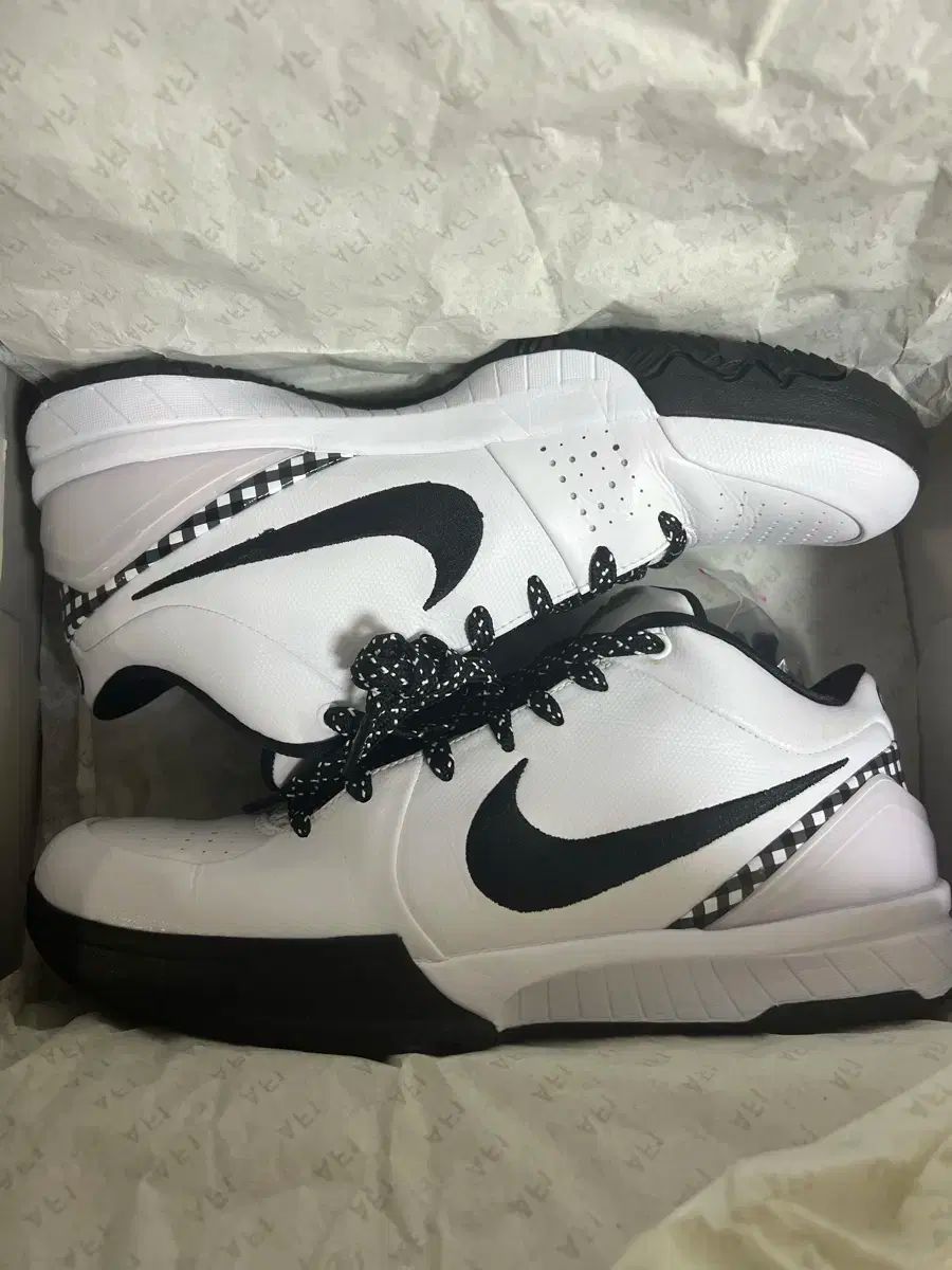 コービー 4 プロトロ マンバシティ 275 Nike Kobe 4 Protro “Gift of