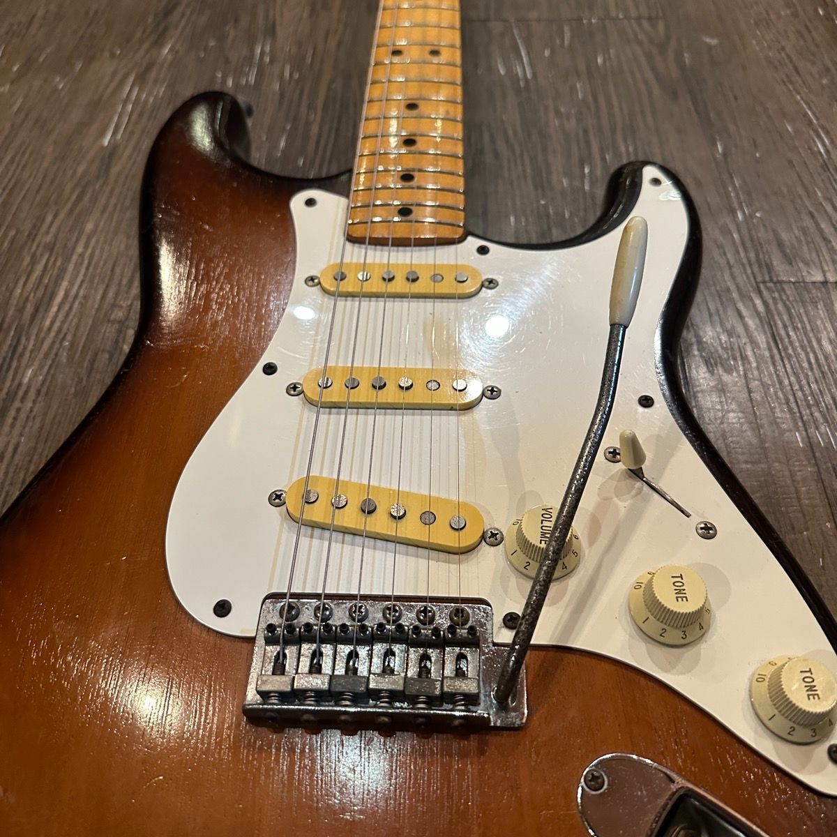 【 FERNANOES / エレキギター 】音楽　楽器 ギター フェルナンデス Fernandes FST-85 1977年製 石ロゴ Electric Guitar エレキ