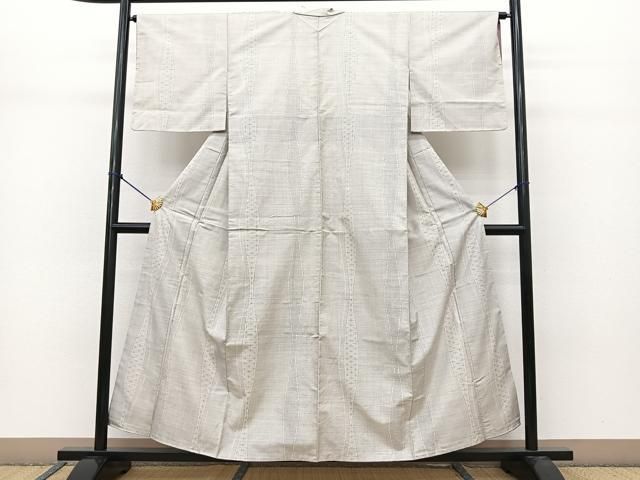 平和屋着物○本場大島紬 白大島 9マルキ 立涌麻の葉文 証紙付き 正絹