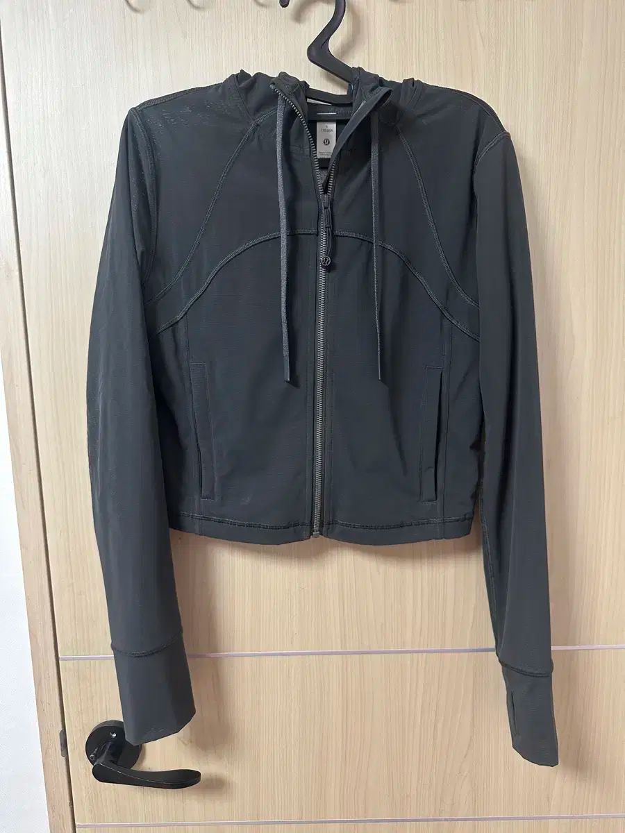 lululemon ルルレモン グレー フード ジップアップ ジャケット 6 サイズ