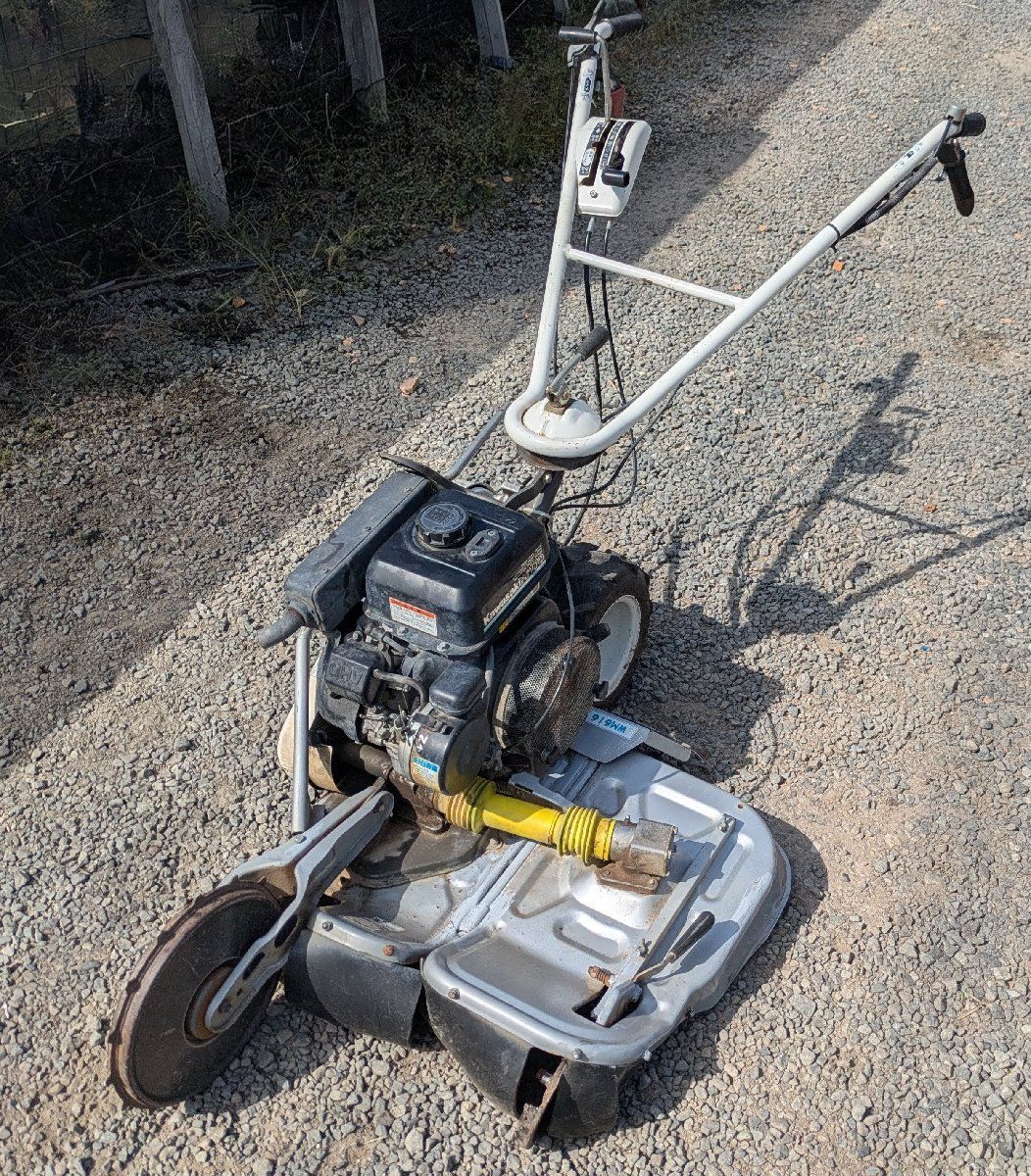 オーレック 自走式あぜ草刈機４サイクルエンジンウイングモアWM616 送料別